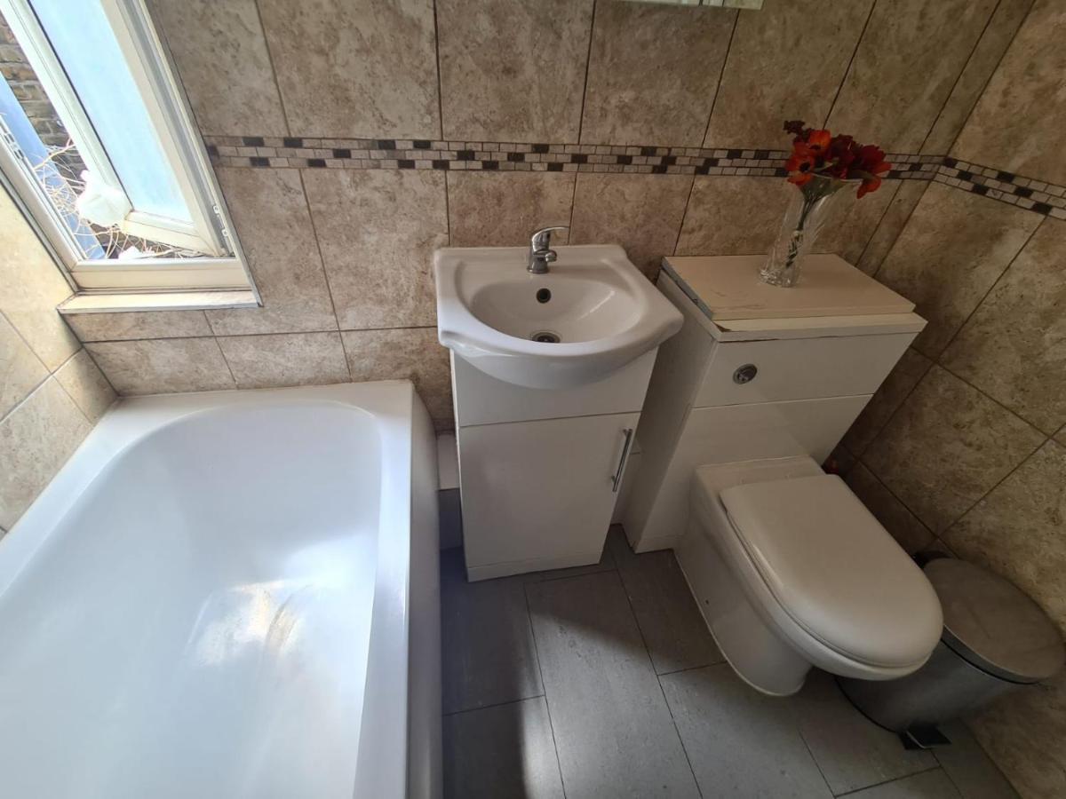 "Bright & Spacious" 3 Bedroom Flat By Kings Cross, St Pancras Station!!!!64 London Kültér fotó